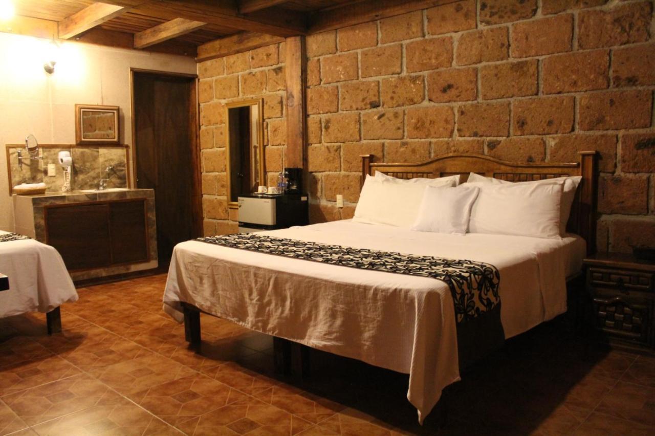 Hotel Real Nirvana เตโกซาอุตลา ภายนอก รูปภาพ