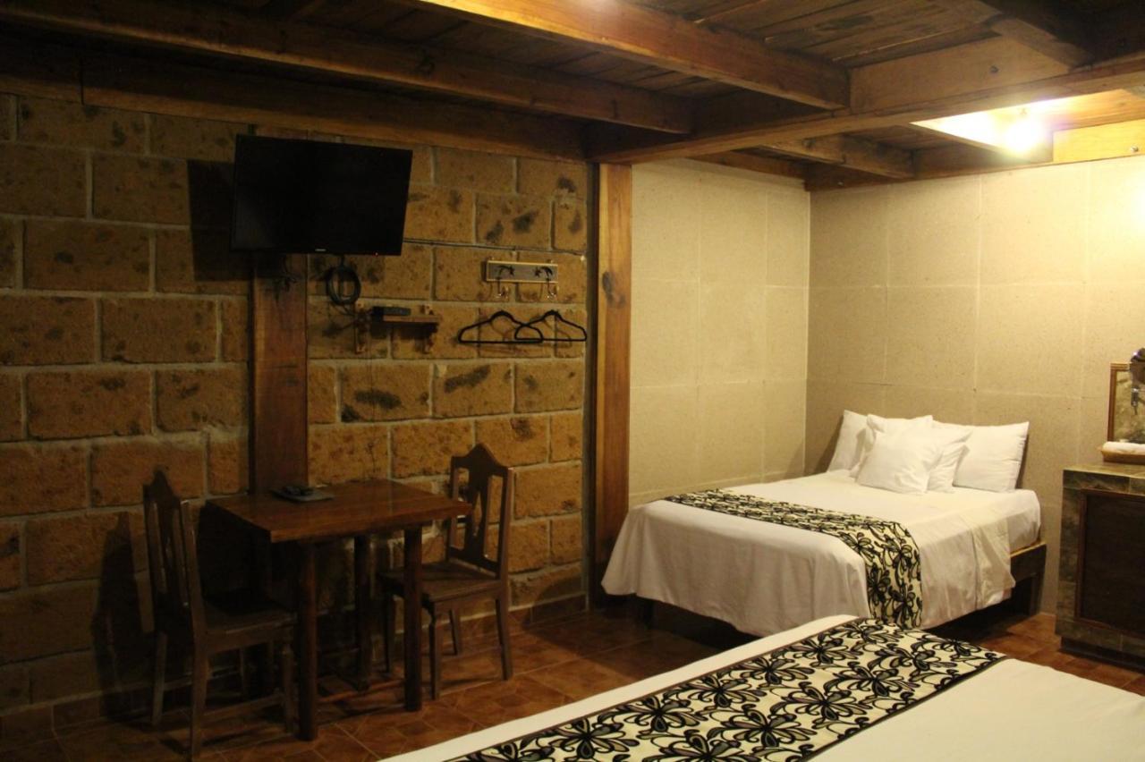 Hotel Real Nirvana เตโกซาอุตลา ภายนอก รูปภาพ
