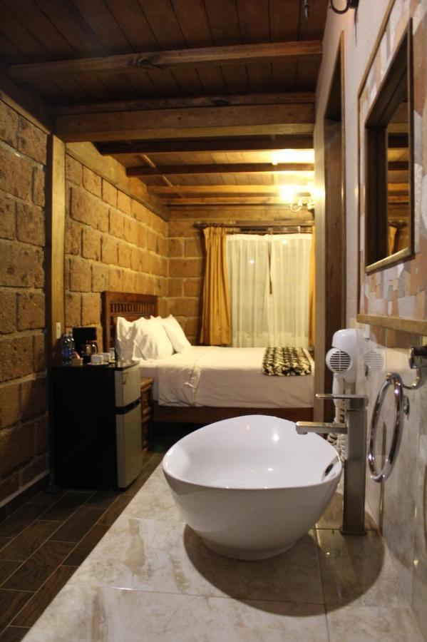 Hotel Real Nirvana เตโกซาอุตลา ภายนอก รูปภาพ