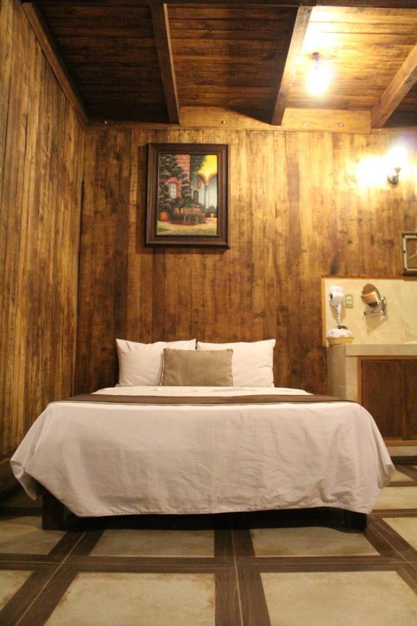 Hotel Real Nirvana เตโกซาอุตลา ภายนอก รูปภาพ