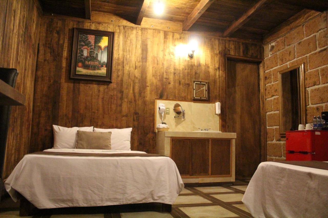 Hotel Real Nirvana เตโกซาอุตลา ภายนอก รูปภาพ
